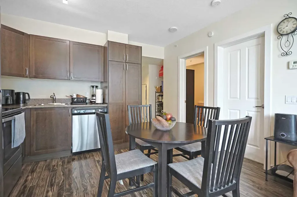 10 Brentwood Common NW Calgary AB T2L 2L6