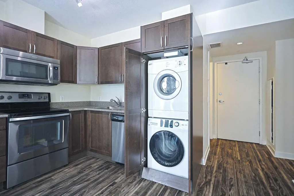 10 Brentwood Common NW Calgary AB T2L 2L6