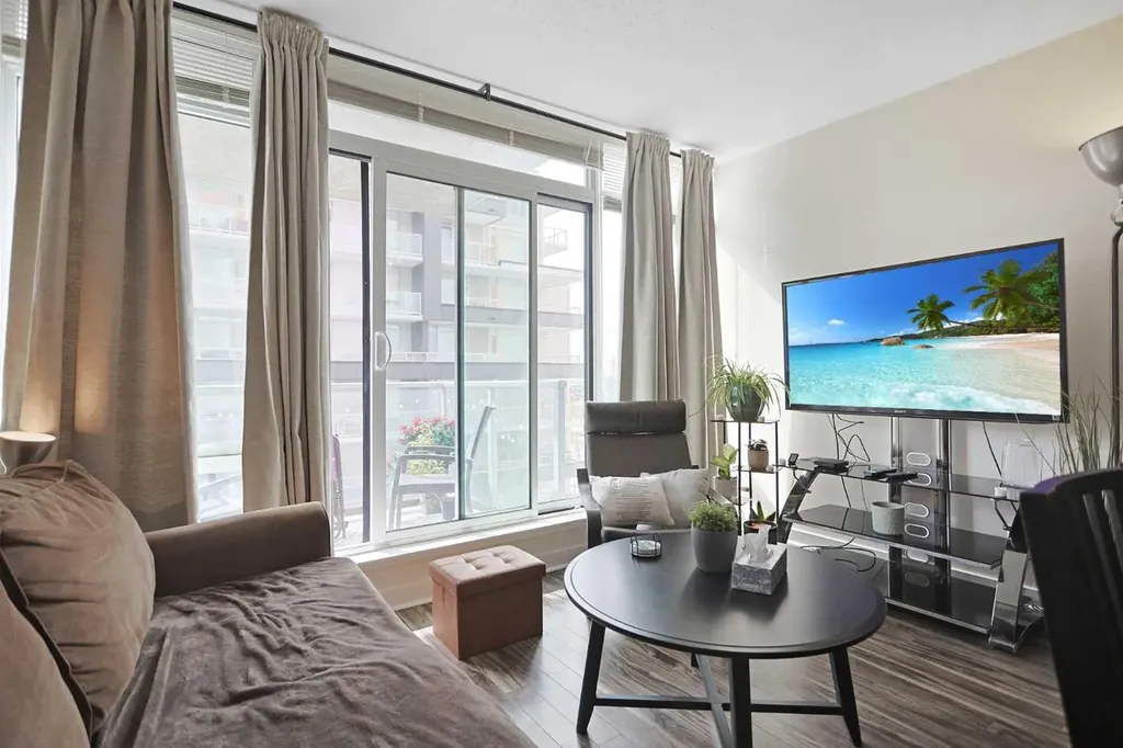 10 Brentwood Common NW Calgary AB T2L 2L6