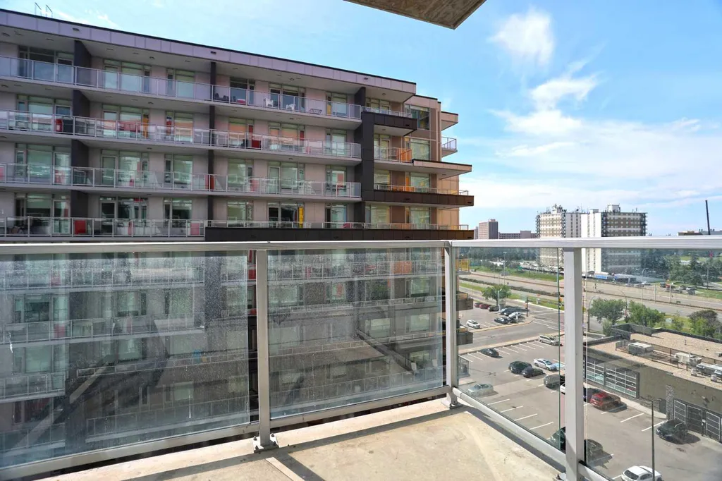 10 Brentwood Common NW Calgary AB T2L 2L6