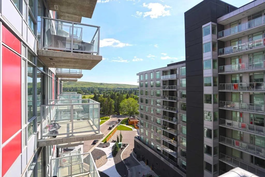 10 Brentwood Common NW Calgary AB T2L 2L6