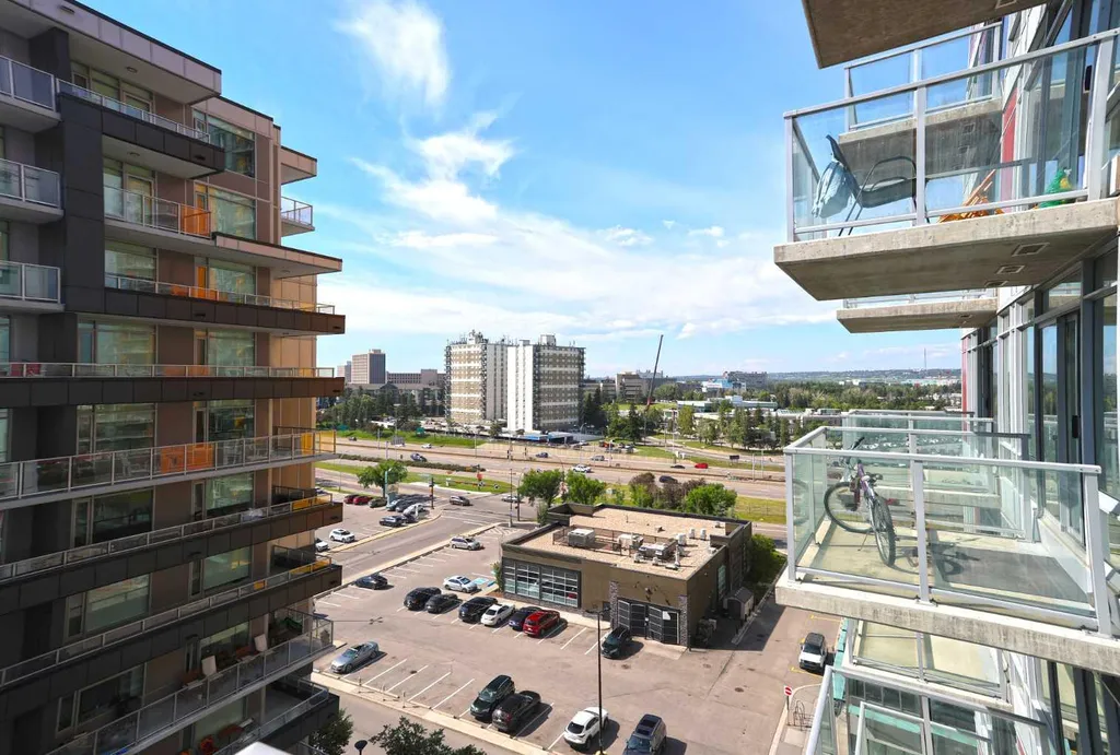 10 Brentwood Common NW Calgary AB T2L 2L6