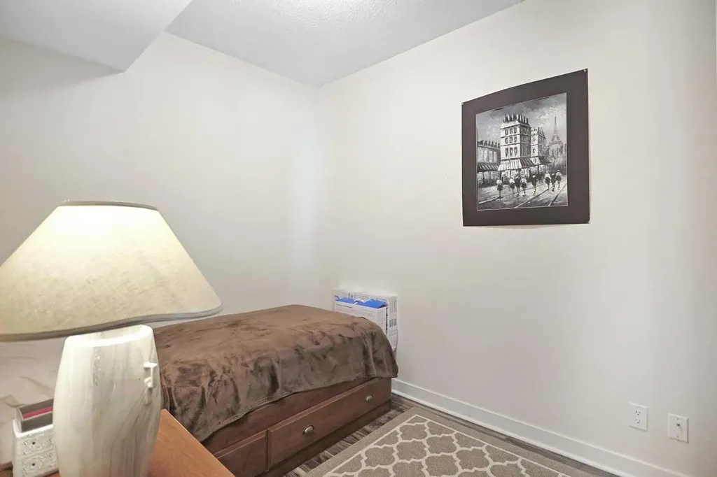 10 Brentwood Common NW Calgary AB T2L 2L6