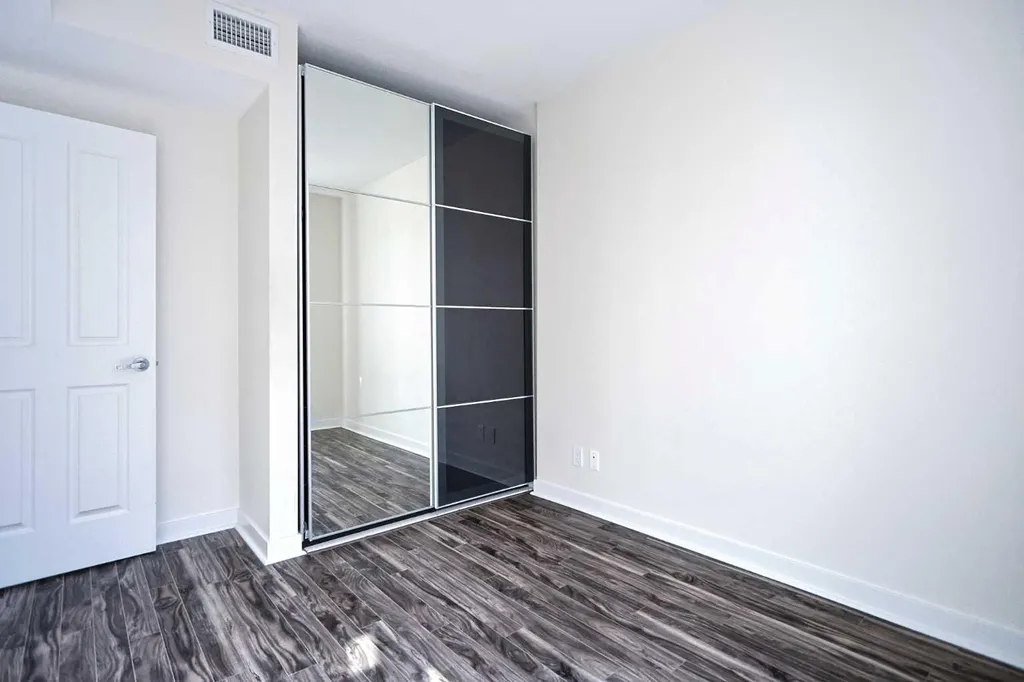 10 Brentwood Common NW Calgary AB T2L 2L6
