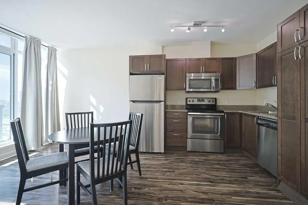 10 Brentwood Common NW Calgary AB T2L 2L6