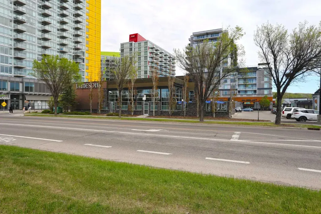 10 Brentwood Common NW Calgary AB T2L 2L6