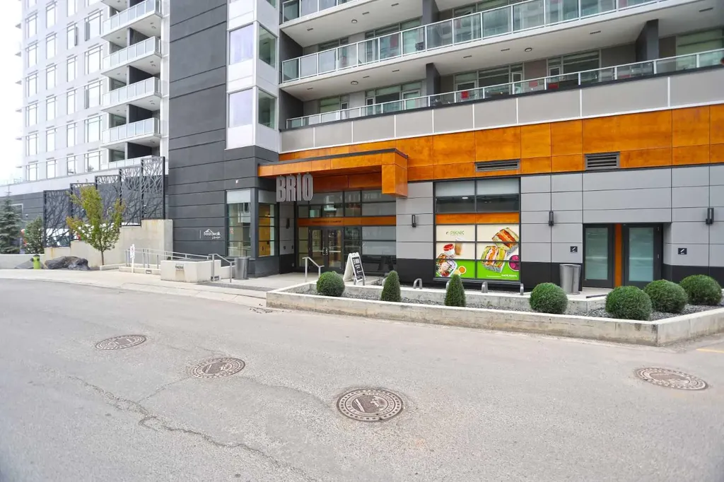 10 Brentwood Common NW Calgary AB T2L 2L6