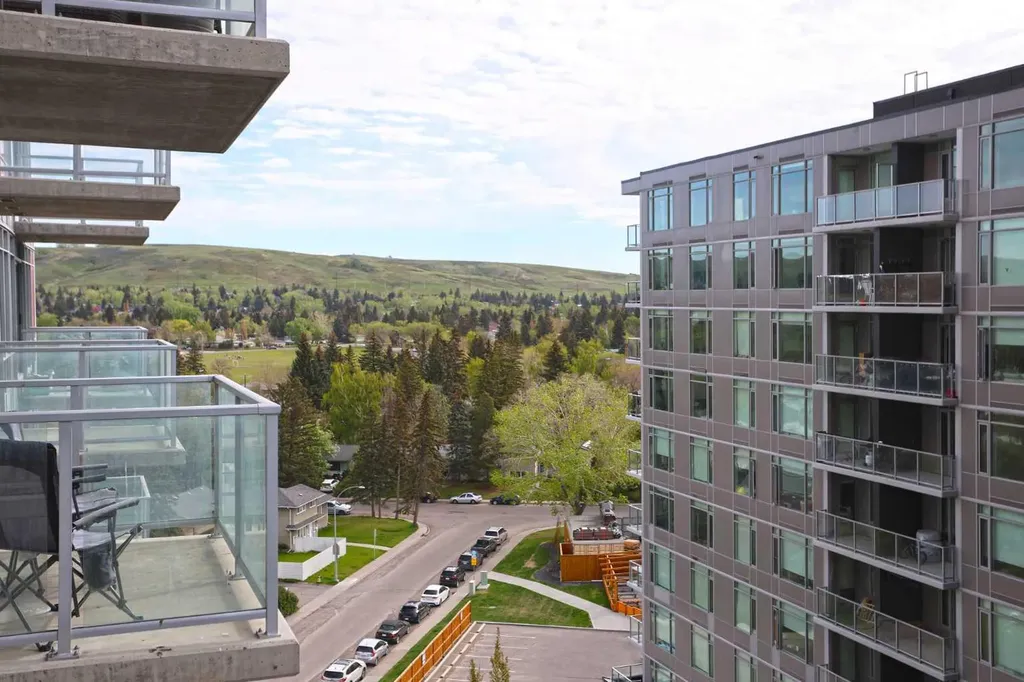 10 Brentwood Common NW Calgary AB T2L 2L6