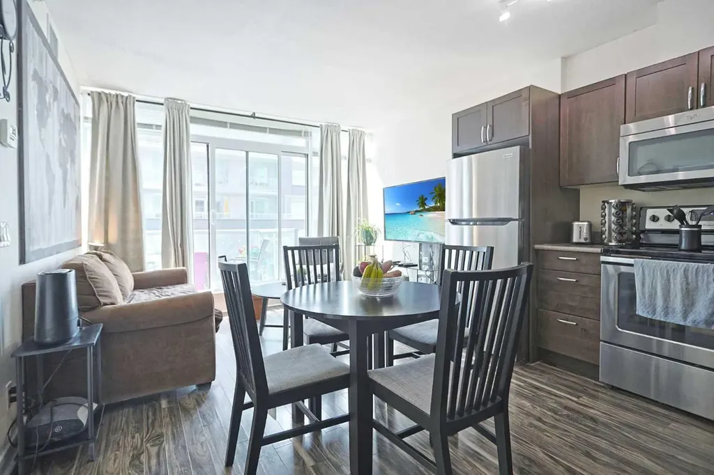 10 Brentwood Common NW Calgary AB T2L 2L6