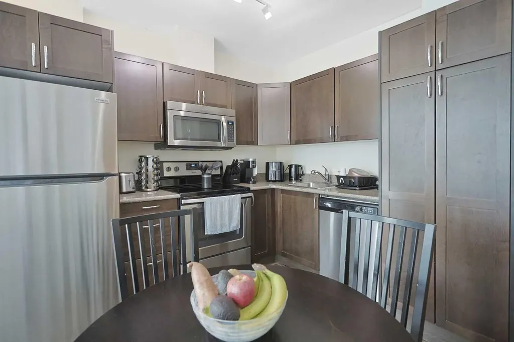 10 Brentwood Common NW Calgary AB T2L 2L6