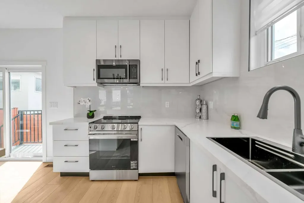 2609 1 Street NE Calgary AB T2E 1X8