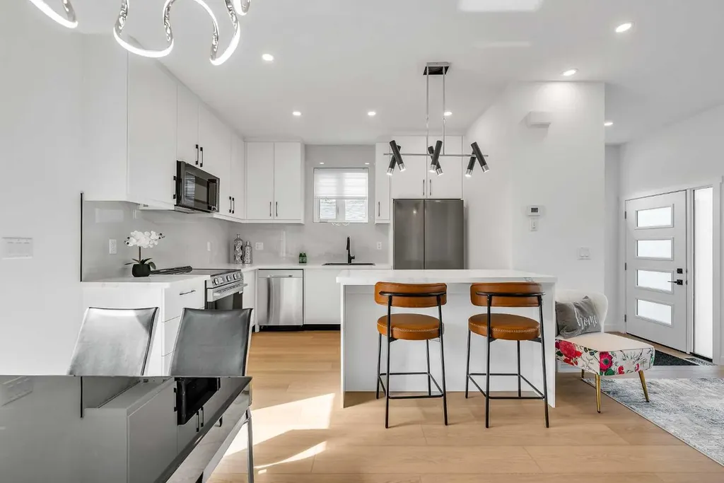 2609 1 Street NE Calgary AB T2E 1X8