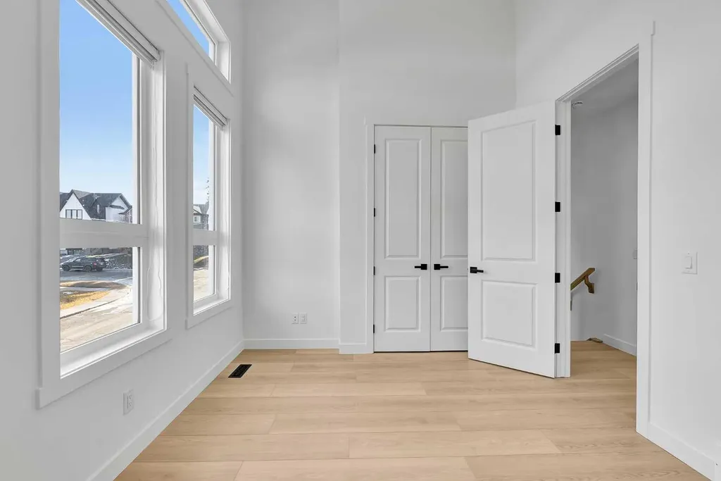 2609 1 Street NE Calgary AB T2E 1X8