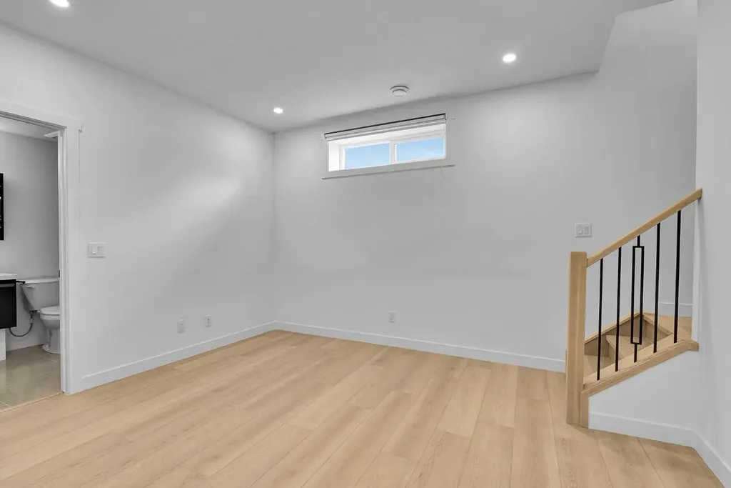 2609 1 Street NE Calgary AB T2E 1X8