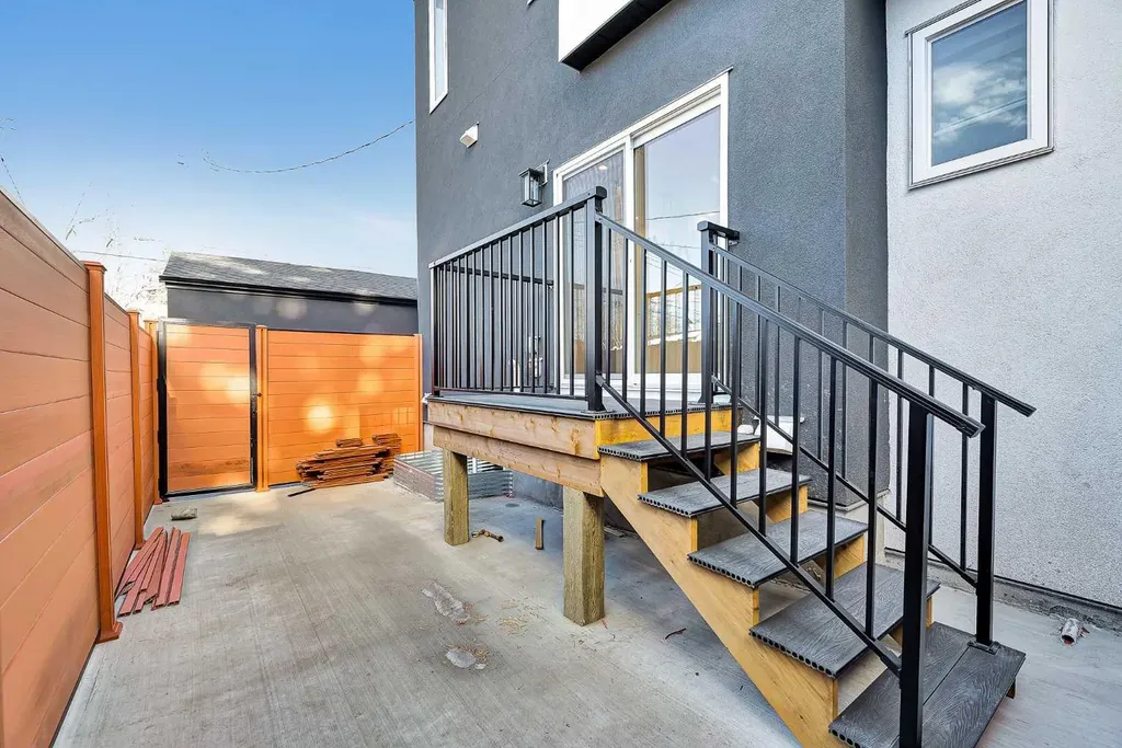 2609 1 Street NE Calgary AB T2E 1X8