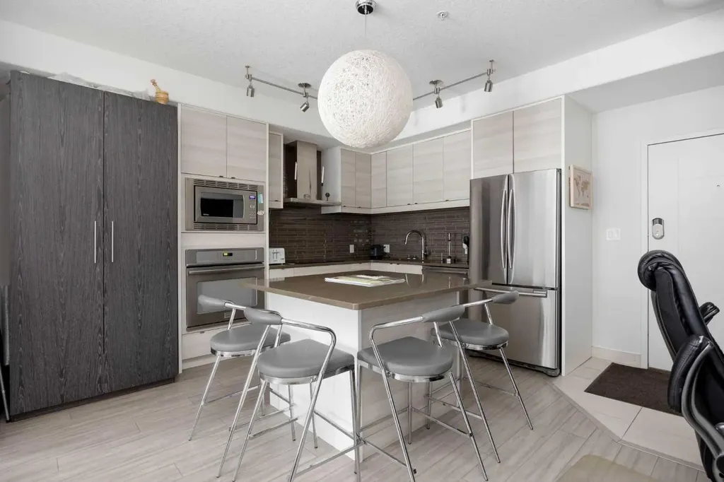 10218 King Street Fort Mcmurray AB T9H1X9