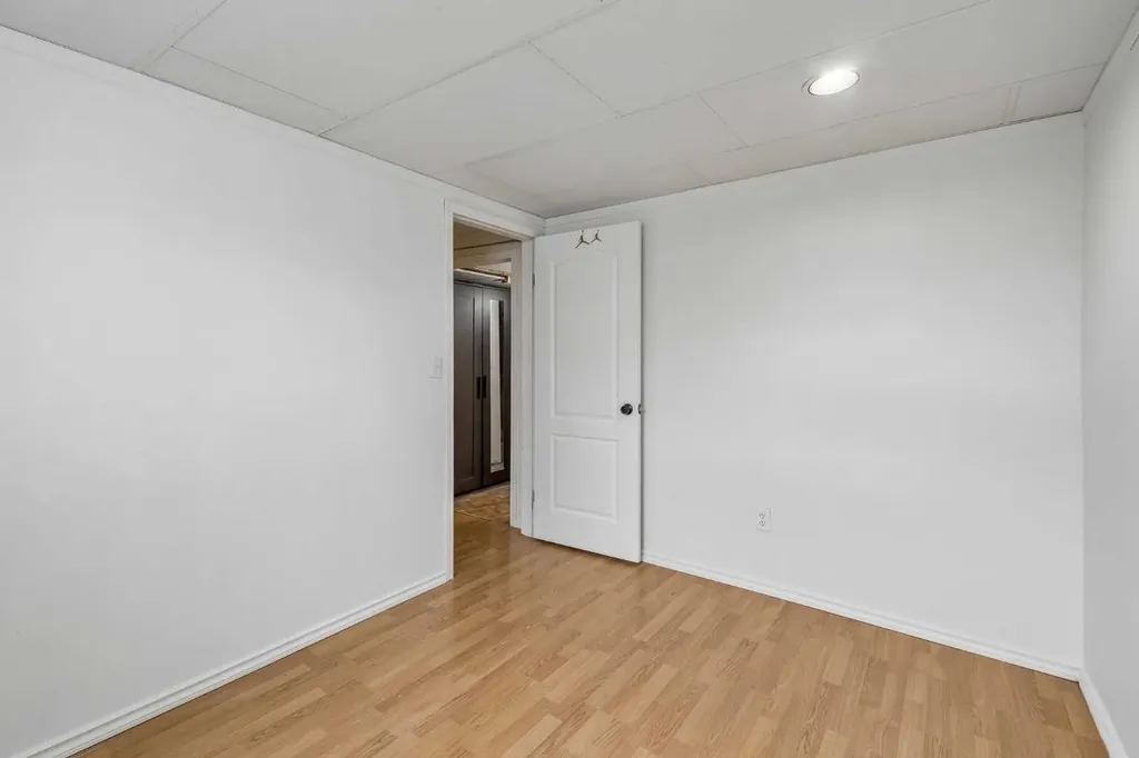 83 Appletree Close SE Calgary AB T2A 7J6