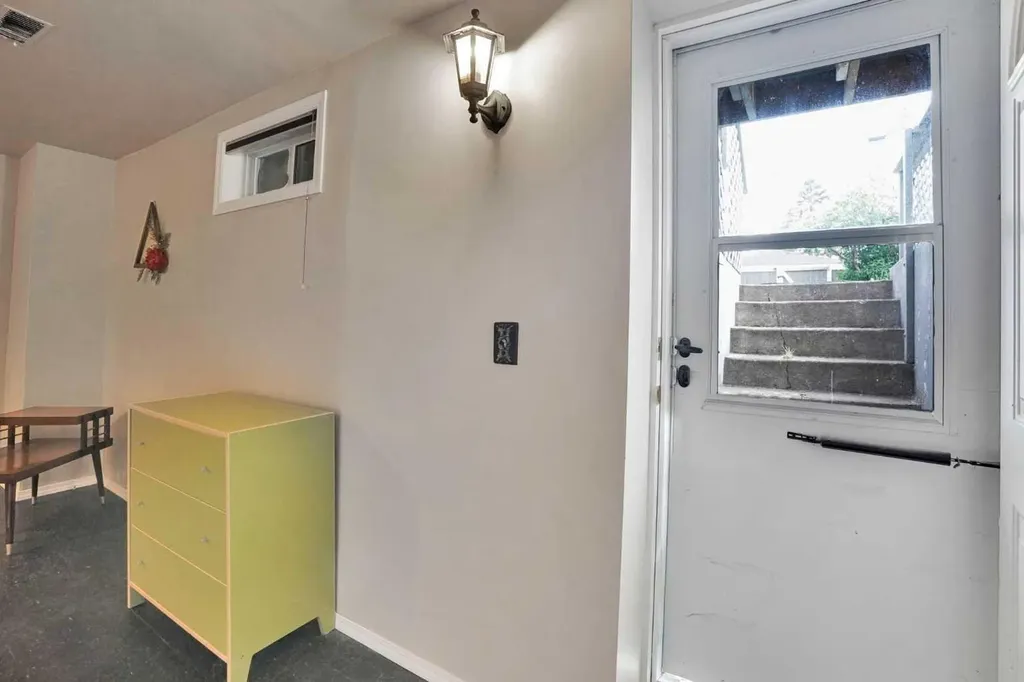 9824 Auburn Road SE Calgary AB T2J 1E1