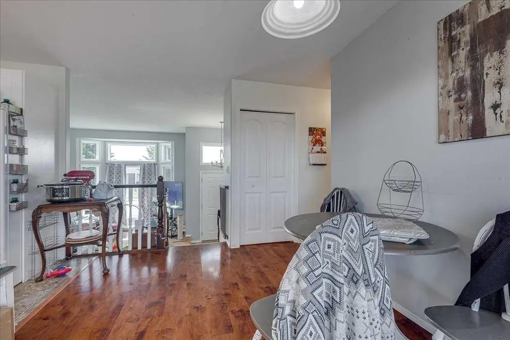 4 Harrison Road Sylvan Lake AB T4S 1T4