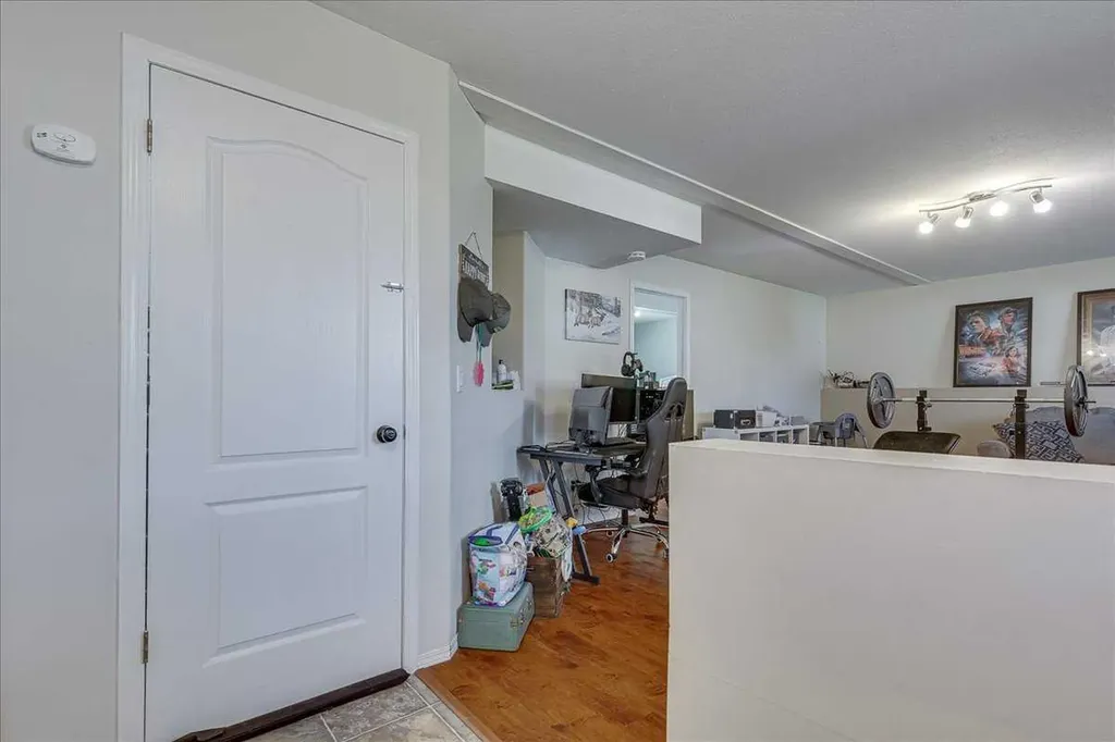 4 Harrison Road Sylvan Lake AB T4S 1T4