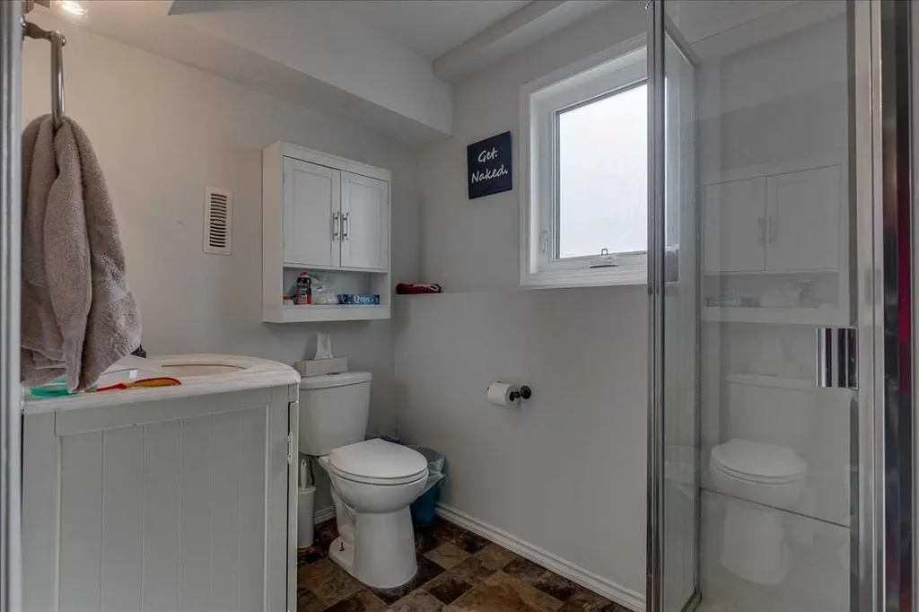4 Harrison Road Sylvan Lake AB T4S 1T4