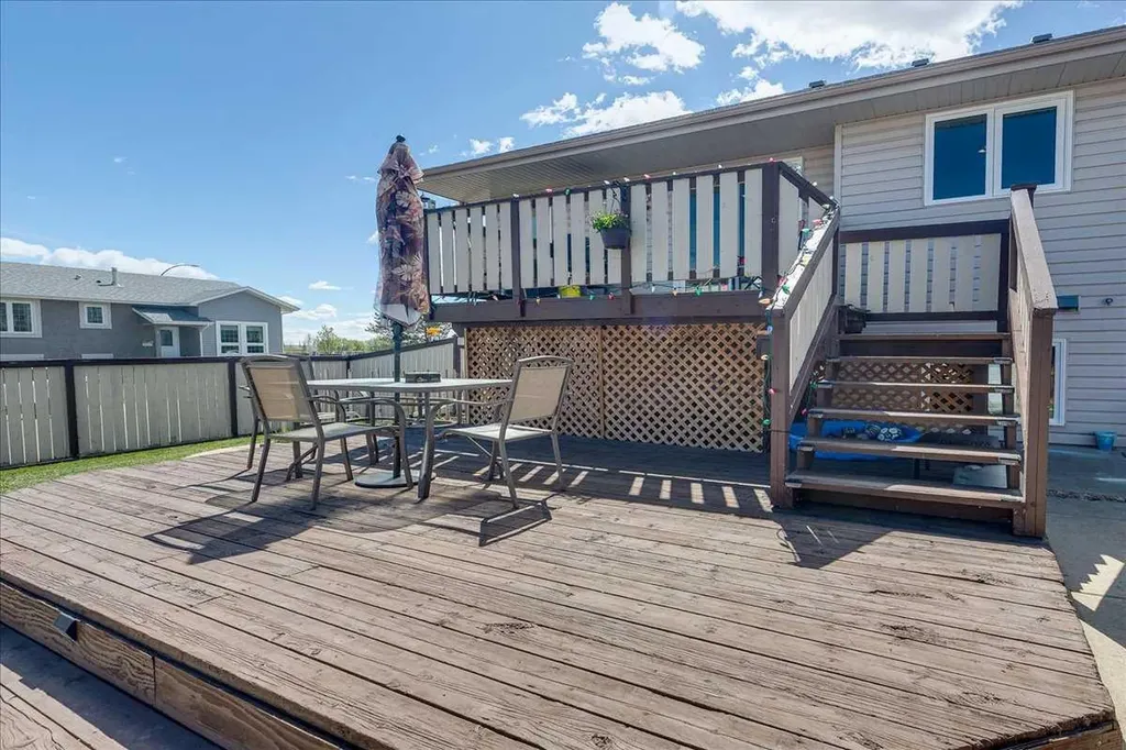 4 Harrison Road Sylvan Lake AB T4S 1T4