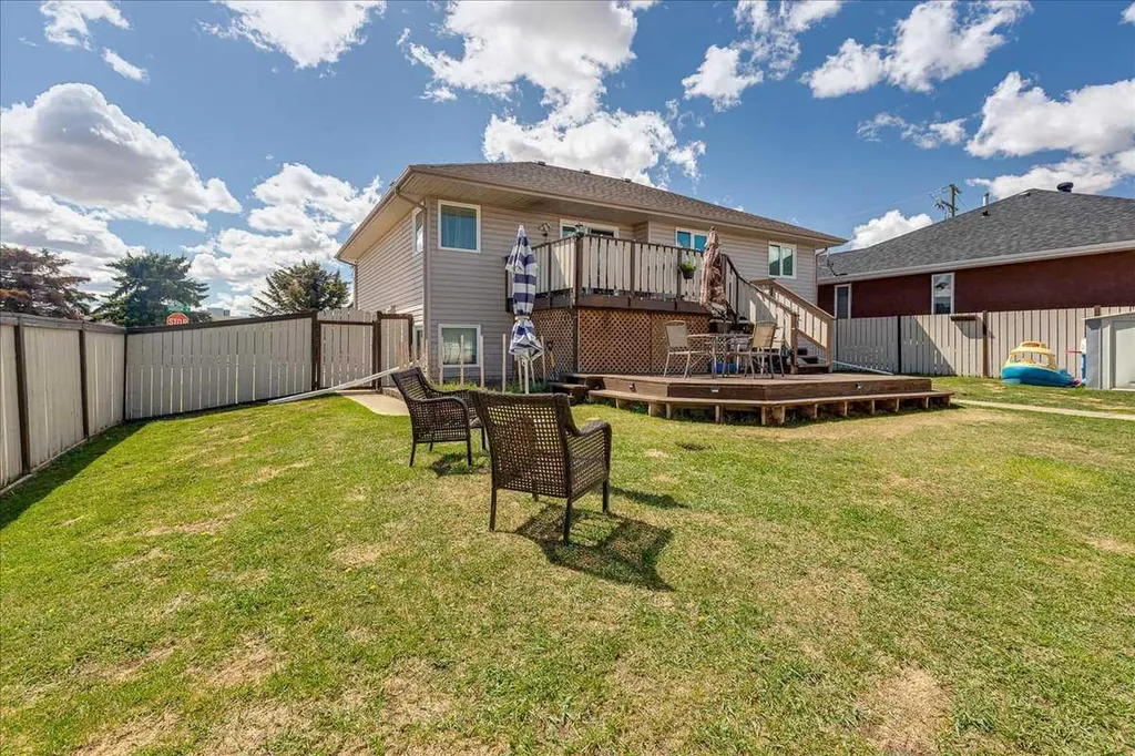 4 Harrison Road Sylvan Lake AB T4S 1T4