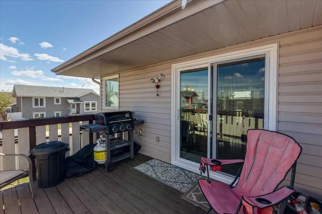 4 Harrison Road Sylvan Lake AB T4S 1T4