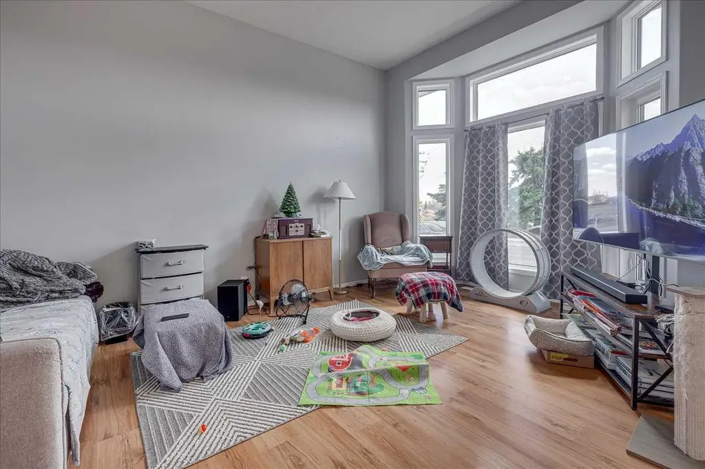4 Harrison Road Sylvan Lake AB T4S 1T4