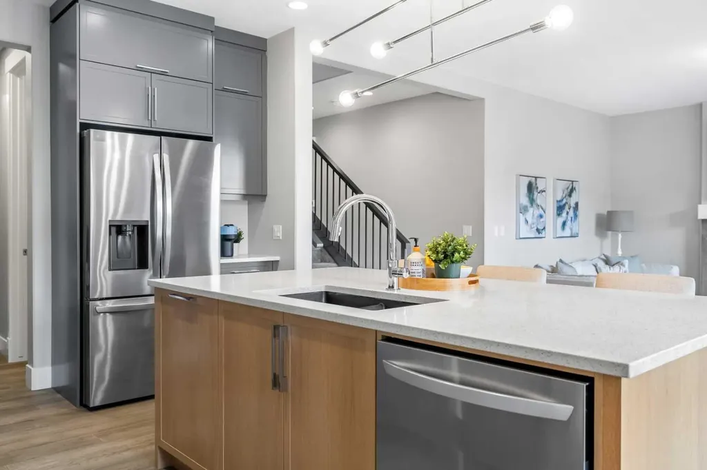 1213 Coopers Drive SW Airdrie AB T4B 3T6