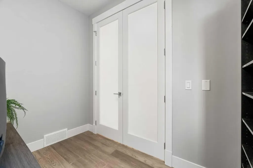 1213 Coopers Drive SW Airdrie AB T4B 3T6