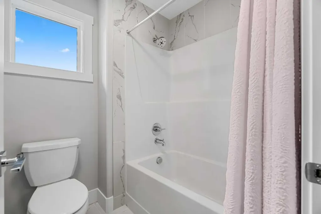 1213 Coopers Drive SW Airdrie AB T4B 3T6
