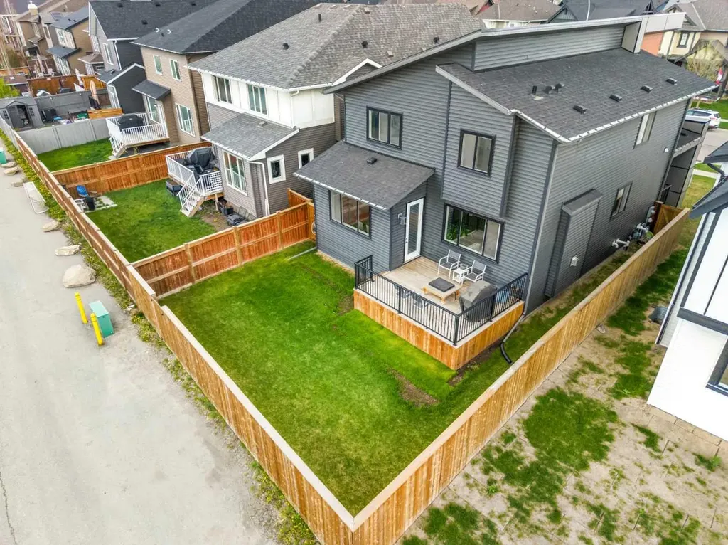1213 Coopers Drive SW Airdrie AB T4B 3T6