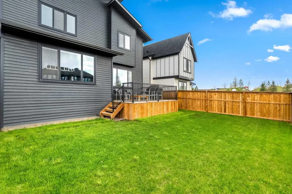 1213 Coopers Drive SW Airdrie AB T4B 3T6
