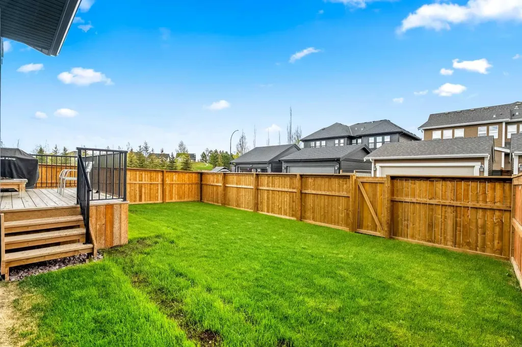 1213 Coopers Drive SW Airdrie AB T4B 3T6