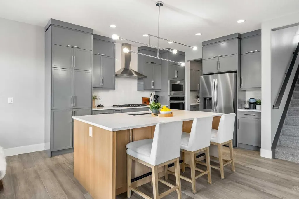 1213 Coopers Drive SW Airdrie AB T4B 3T6