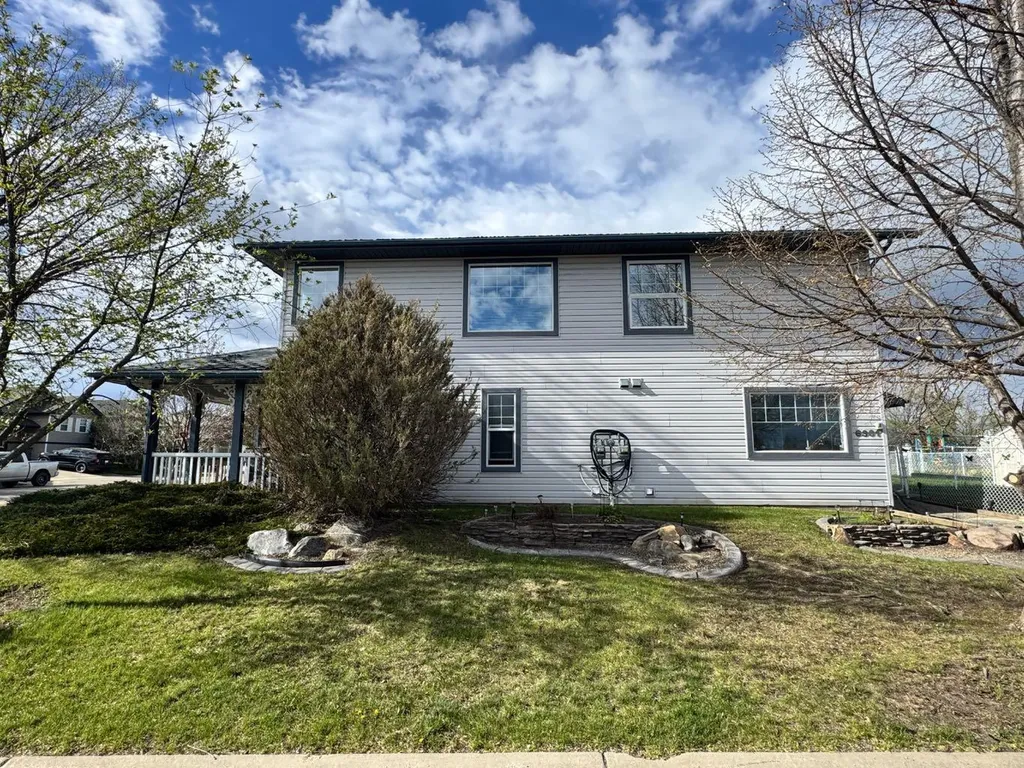 6301 88a Street Grande Prairie AB T8W 2V3
