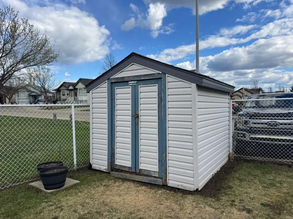 6301 88a Street Grande Prairie AB T8W 2V3