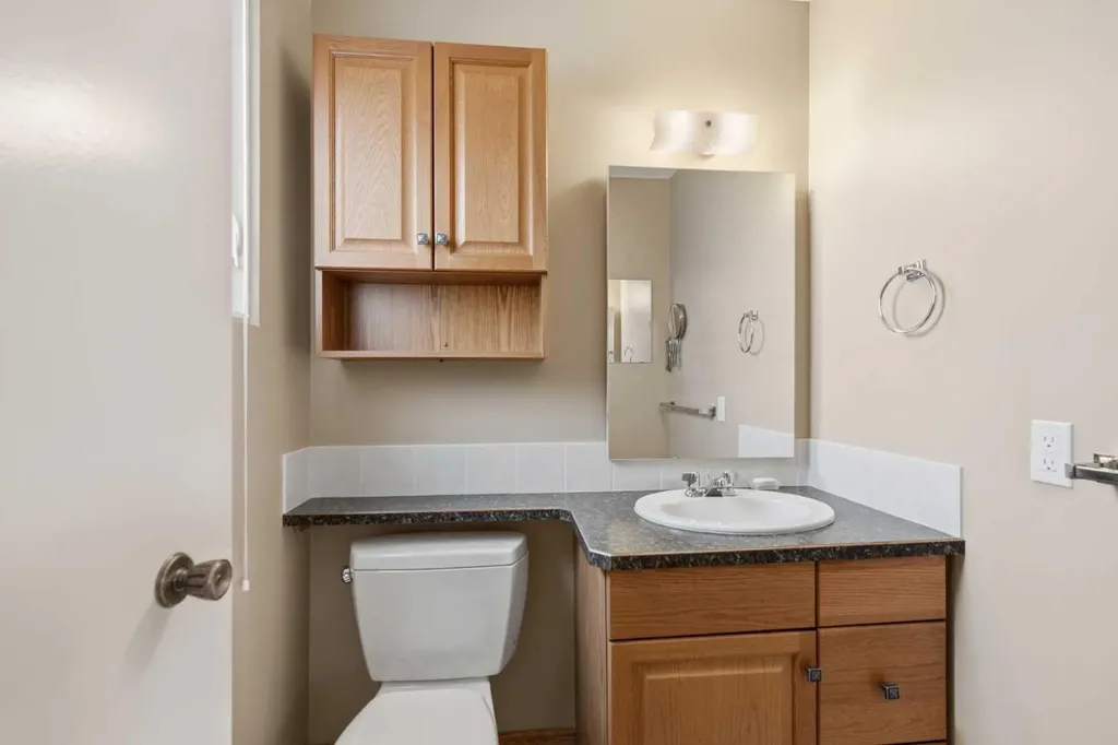 404 Canterbury Drive SW Calgary AB T2W 1J2