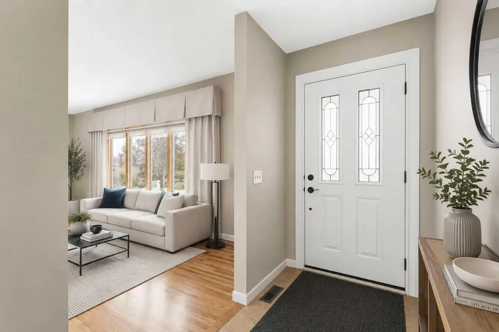 404 Canterbury Drive SW Calgary AB T2W 1J2