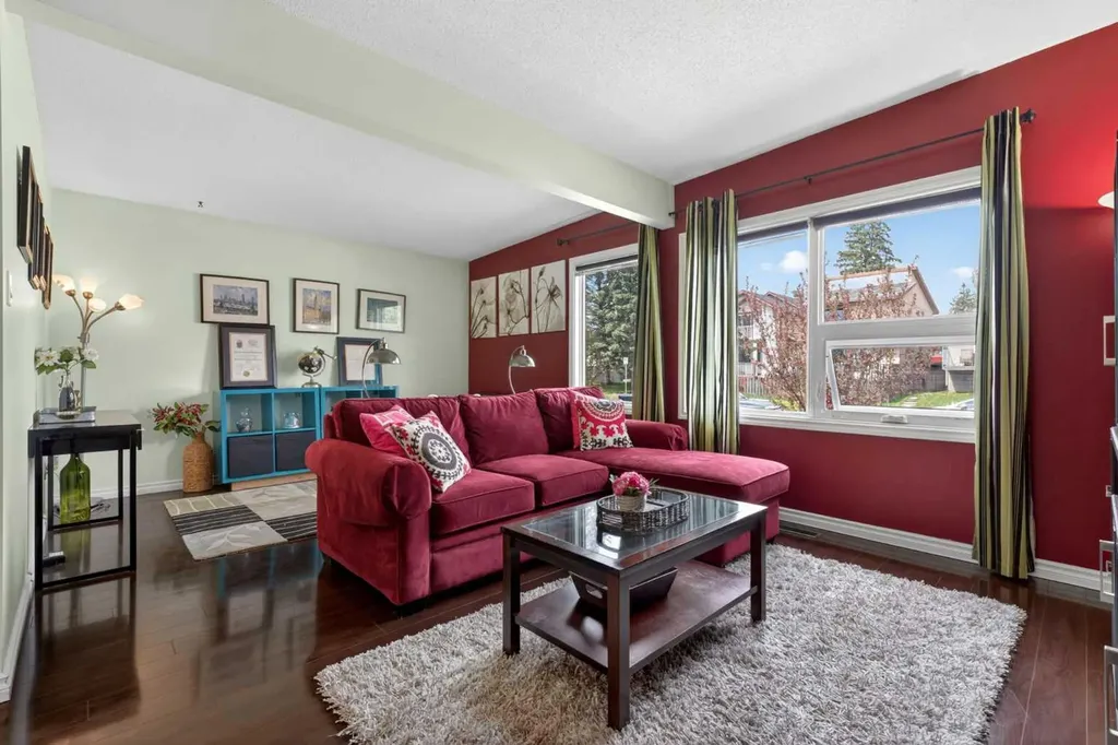 2621 11 Avenue SE Calgary AB T2A 0E4