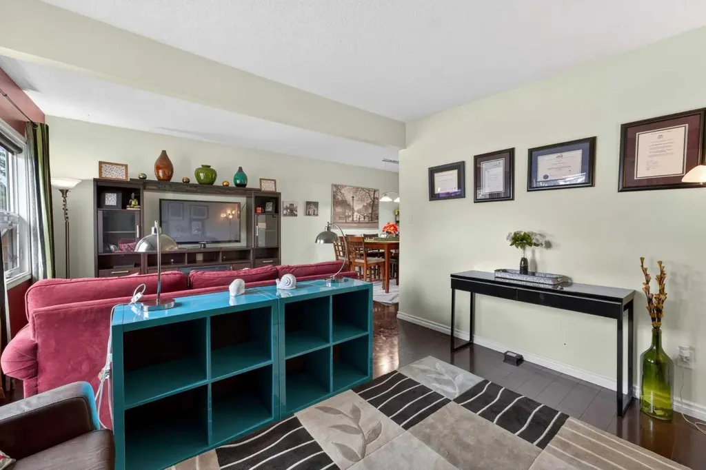 2621 11 Avenue SE Calgary AB T2A 0E4