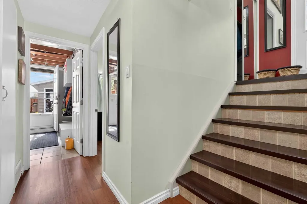 2621 11 Avenue SE Calgary AB T2A 0E4