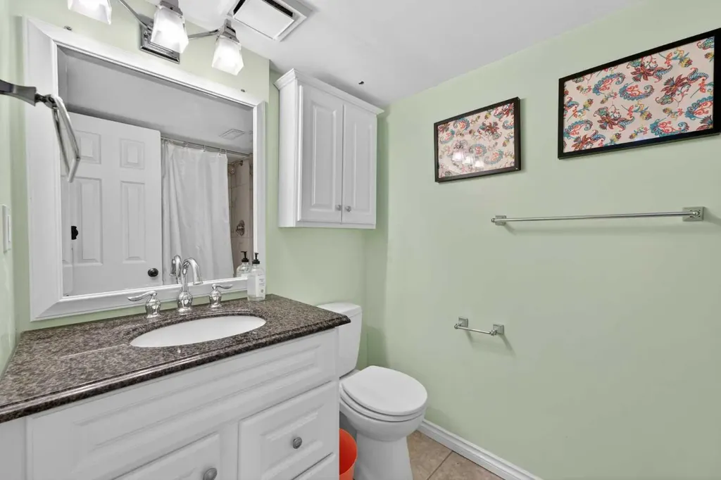 2621 11 Avenue SE Calgary AB T2A 0E4