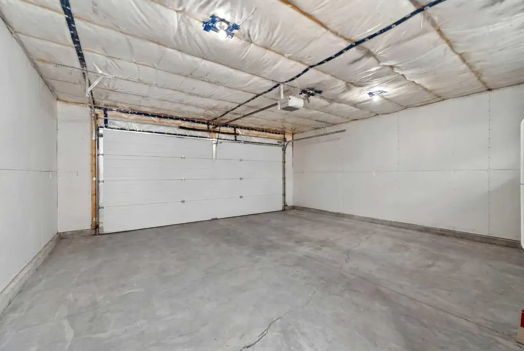 2621 11 Avenue SE Calgary AB T2A 0E4
