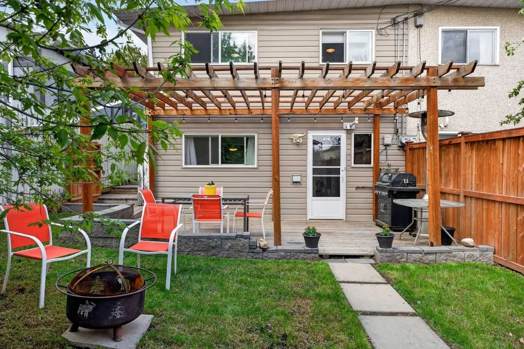 2621 11 Avenue SE Calgary AB T2A 0E4