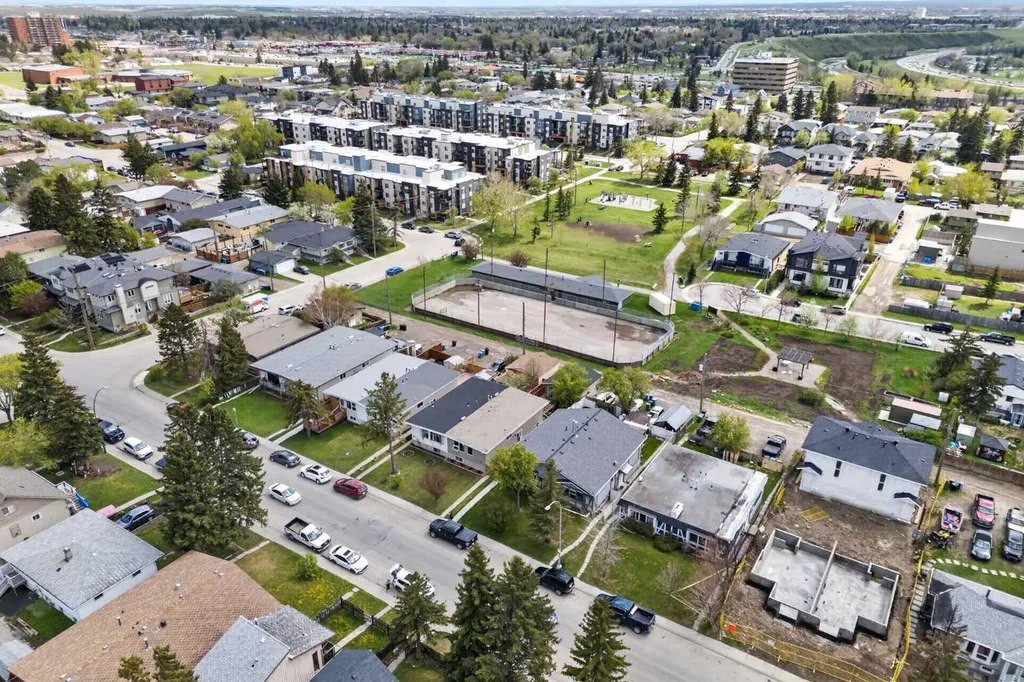 2621 11 Avenue SE Calgary AB T2A 0E4
