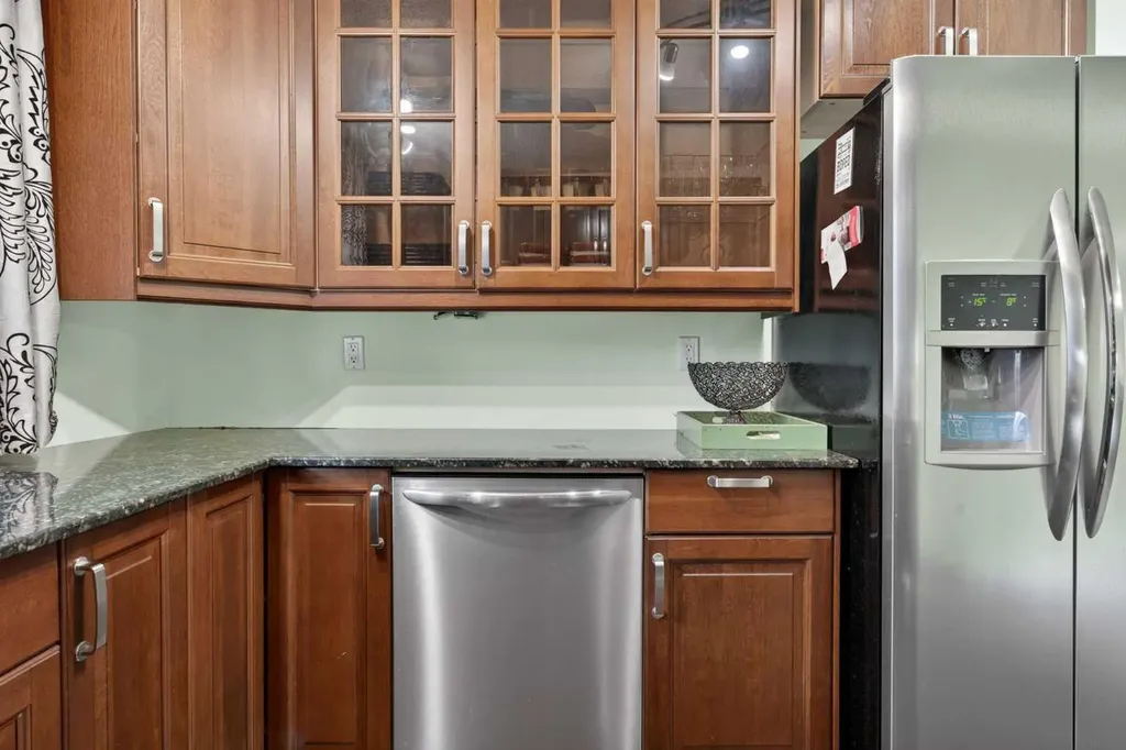 2621 11 Avenue SE Calgary AB T2A 0E4