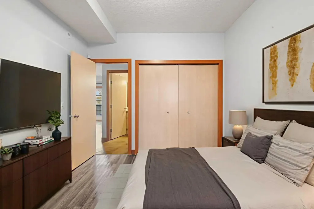 1235 13 Avenue SW Calgary AB T3C 0T2