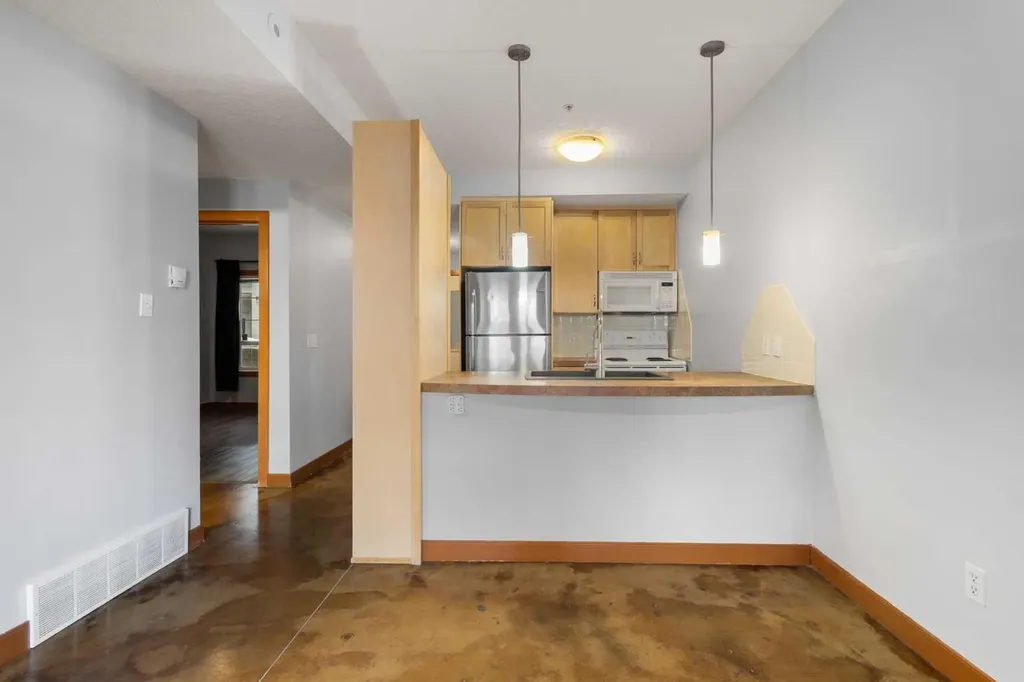 1235 13 Avenue SW Calgary AB T3C 0T2